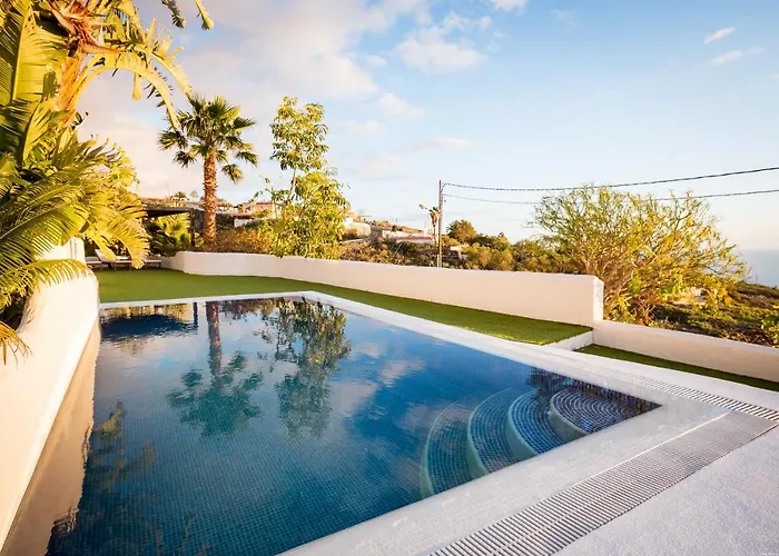 Villa With Heated Private Pool And Exotic GardenTejina de Isoraの写真