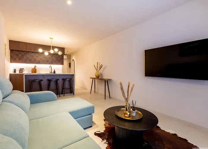 Фото Castle Harbour Modern 1 Bedroom Apartment Los Cristianos Лос Кристианос
