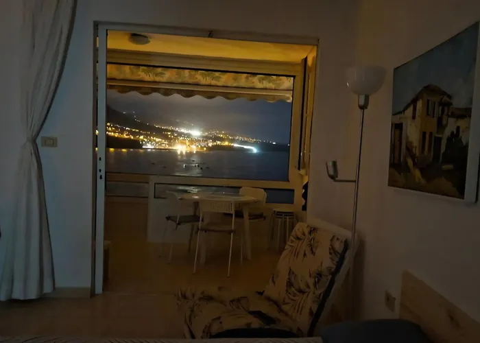 foto di Beautiful Oceanfront Studio With Private Parking Punta Del Hidalgo