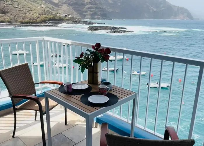 Photo de Ferienwohnung In Mesa Del Mar Mit Offenem Balkon Puerto de la Madera