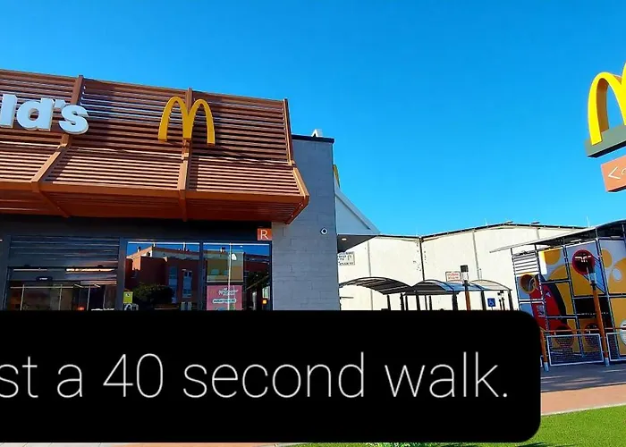 Ten Minutes From Airport - 2 Vecindario  photo