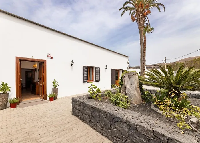 Refugio del Volcán by Tropical Host Uga foto